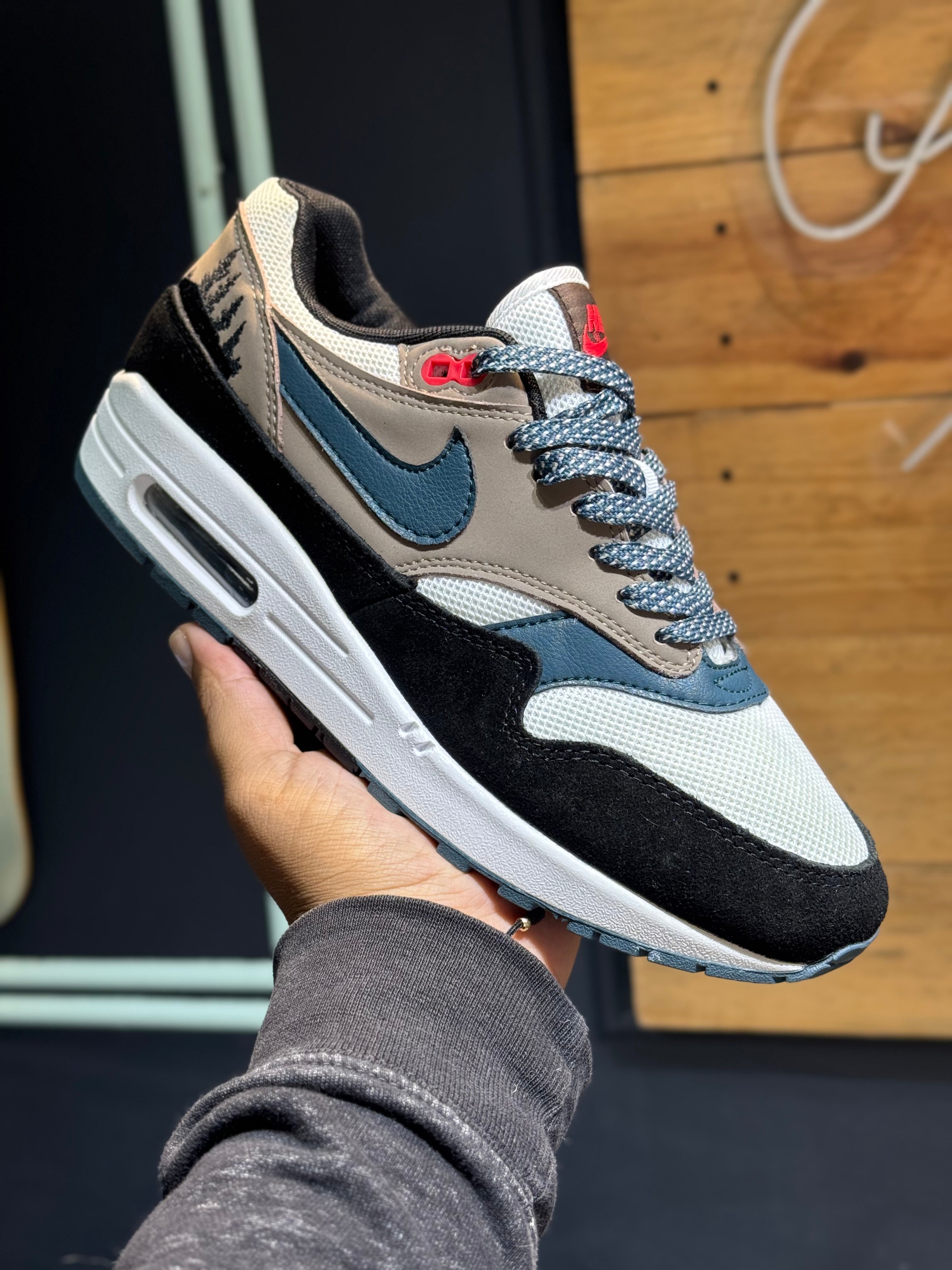 Nike Air más 1