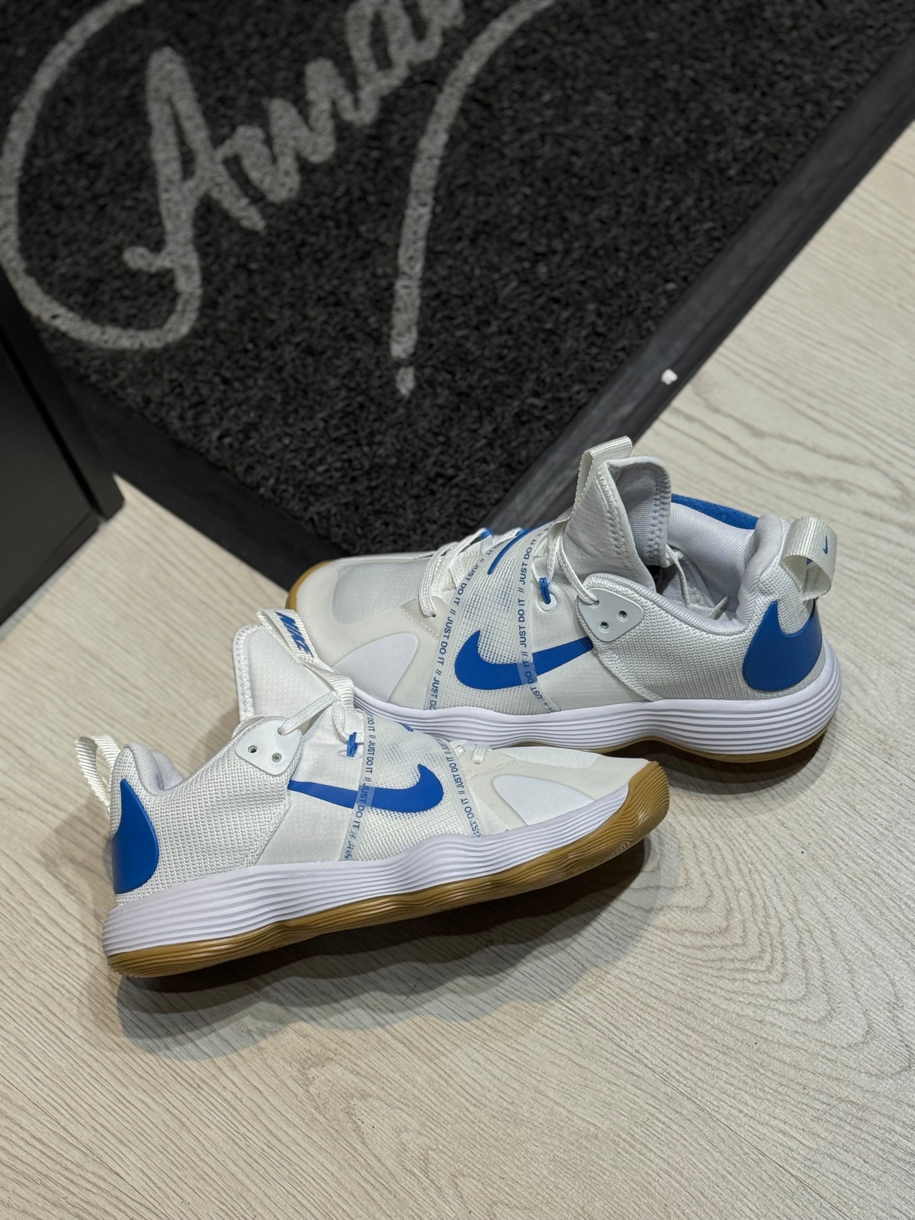 Nike reach hyperset