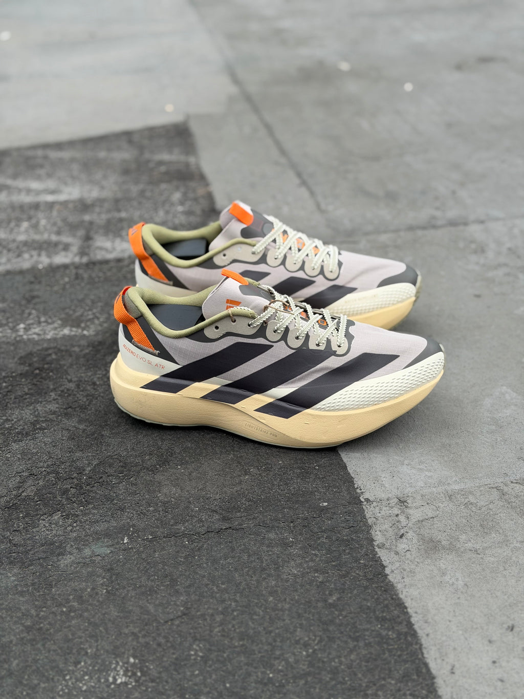 ADIDAS SL