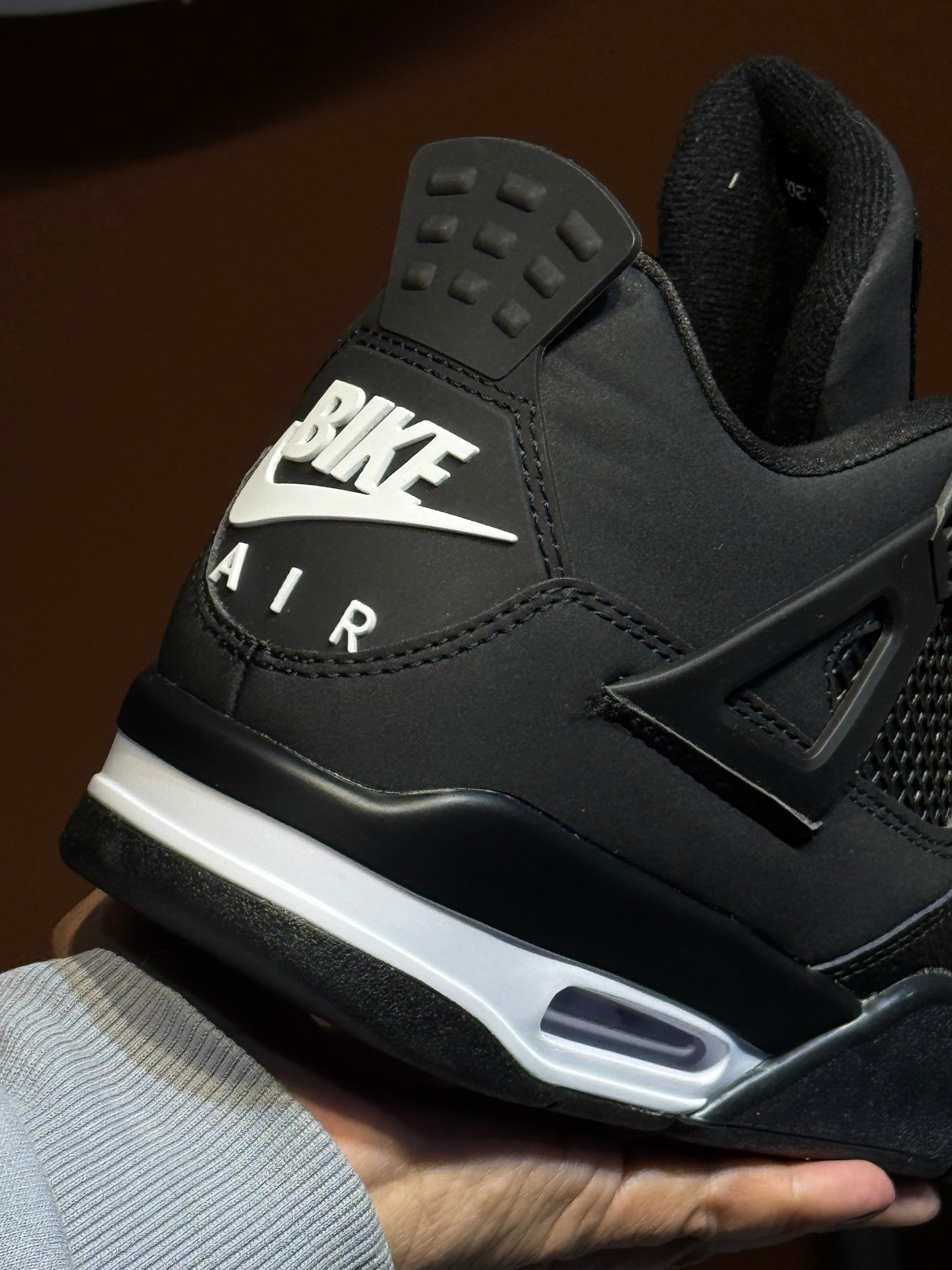 Jordan retro 4 bike