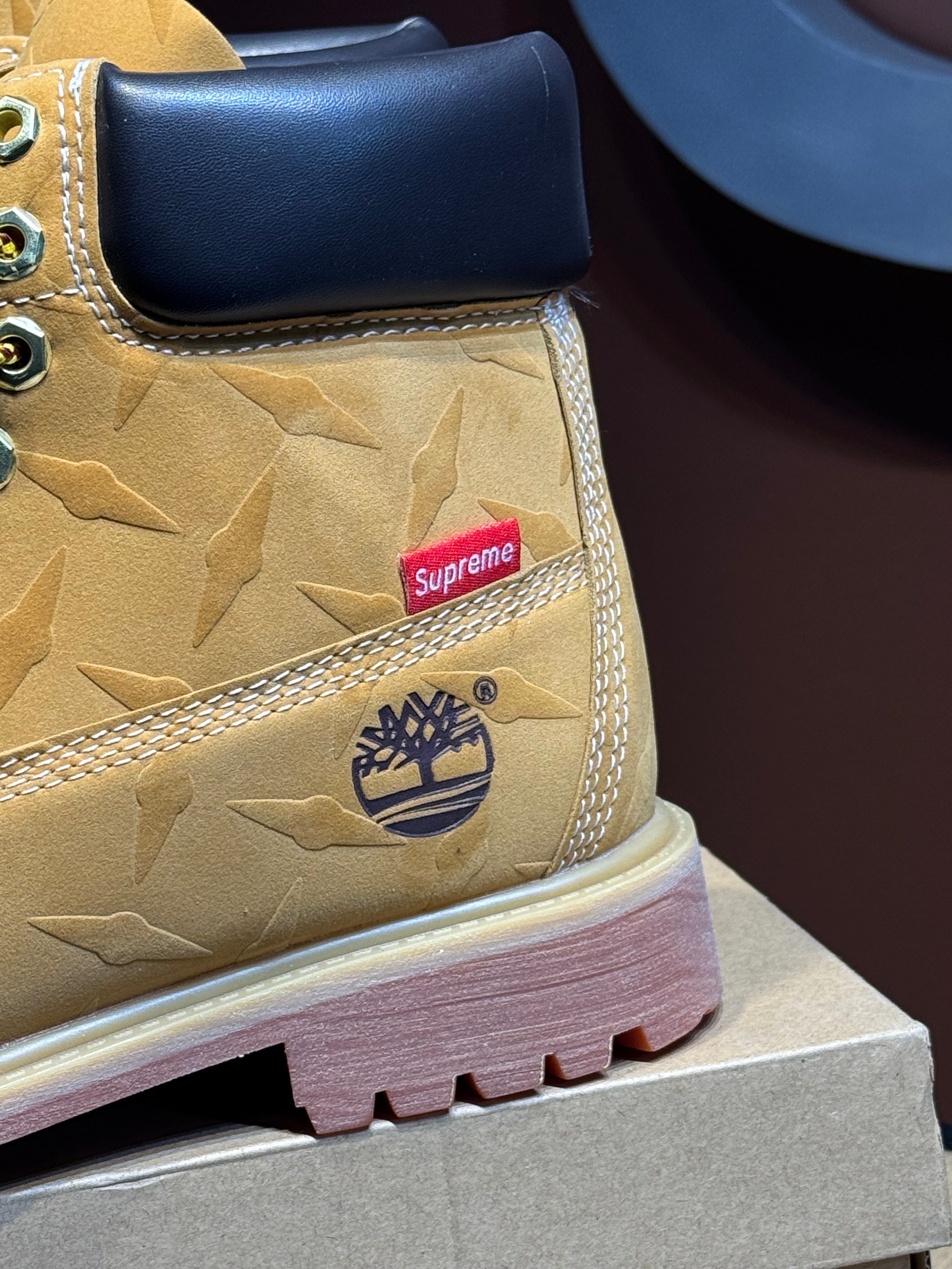 Timberland x supreme