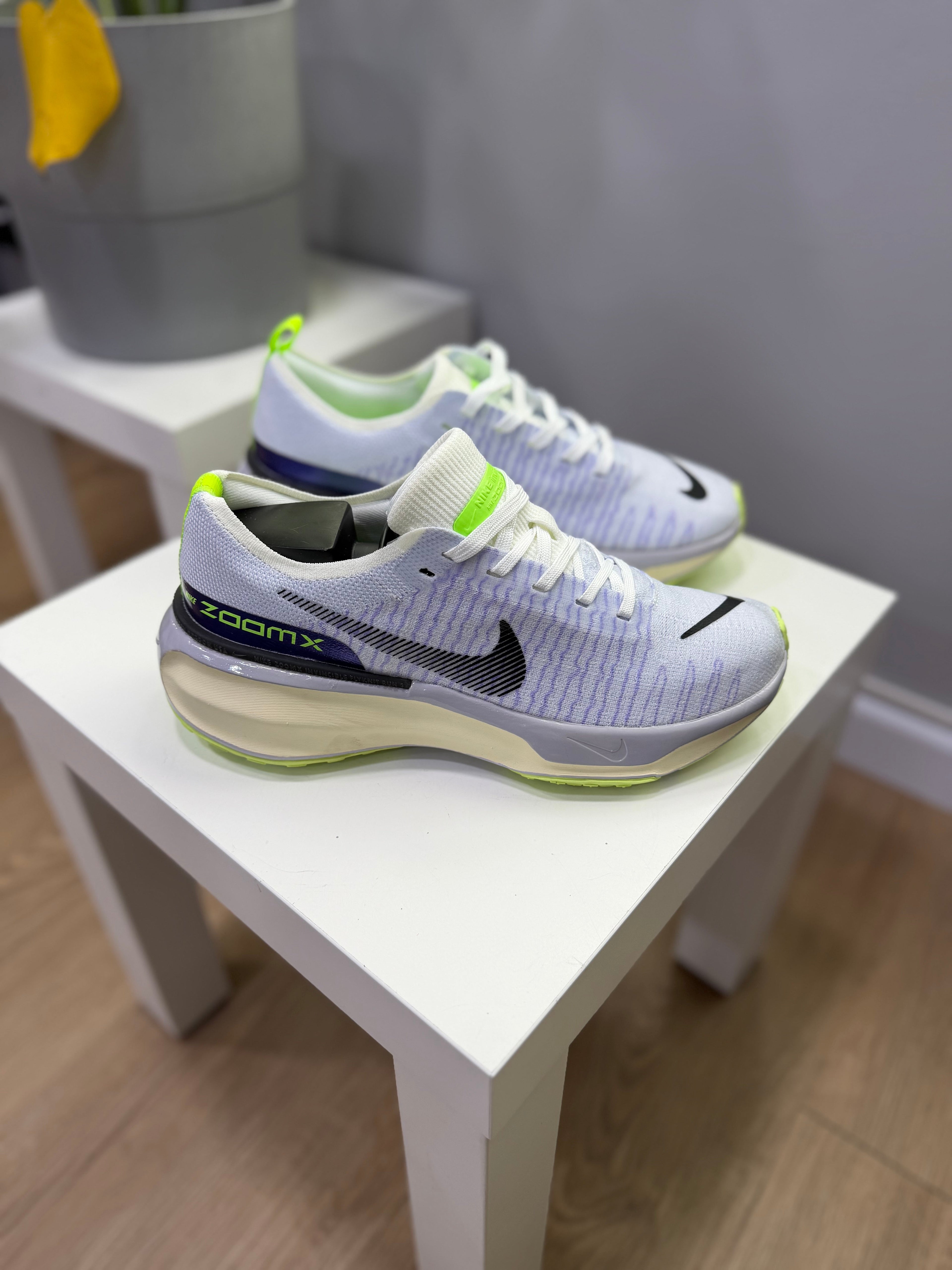 NIKE INVINCIBLE