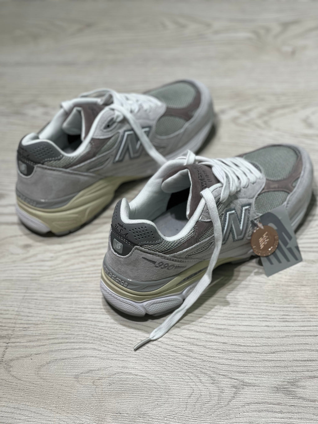 New Balance 990