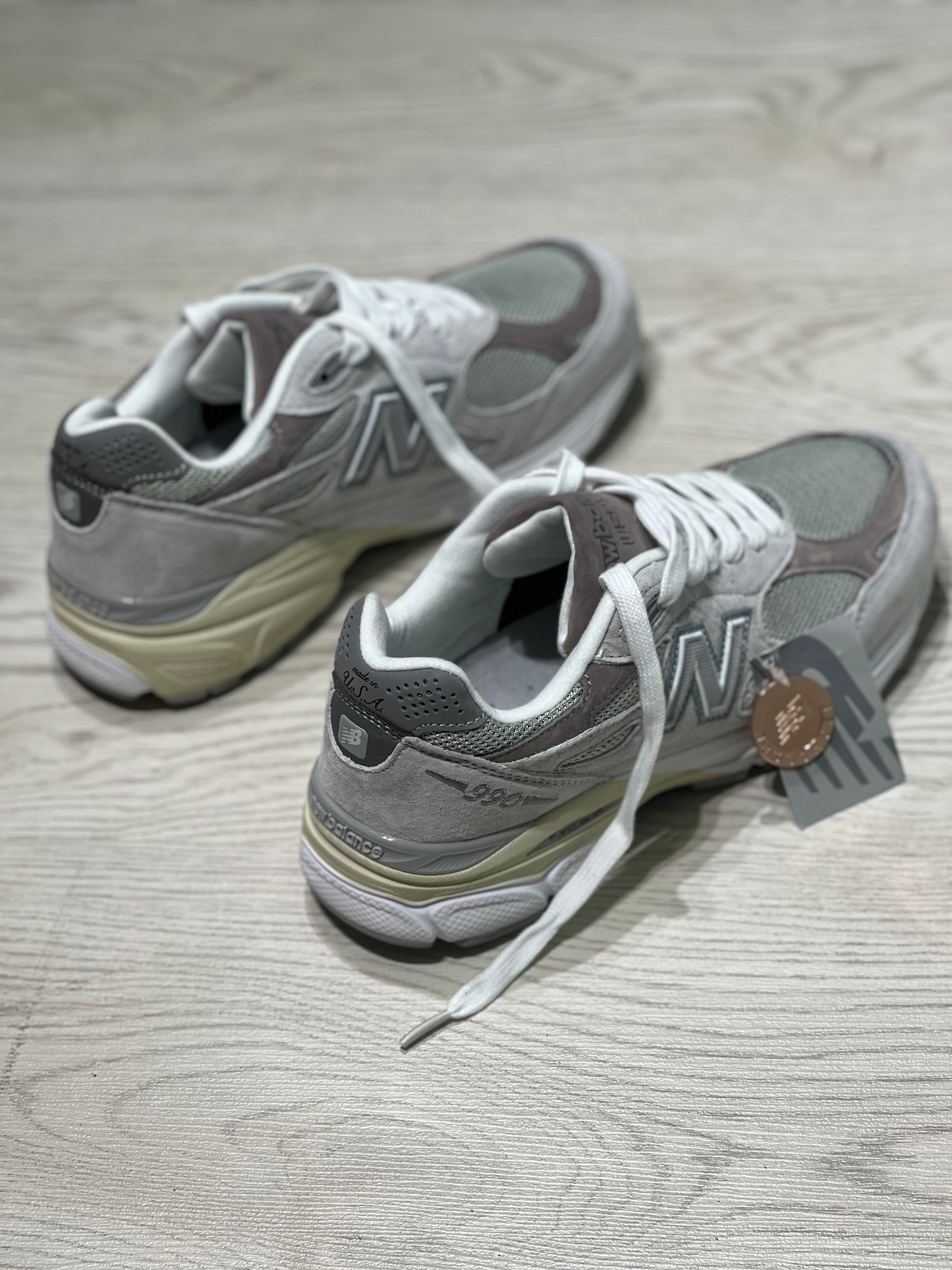 New Balance 990