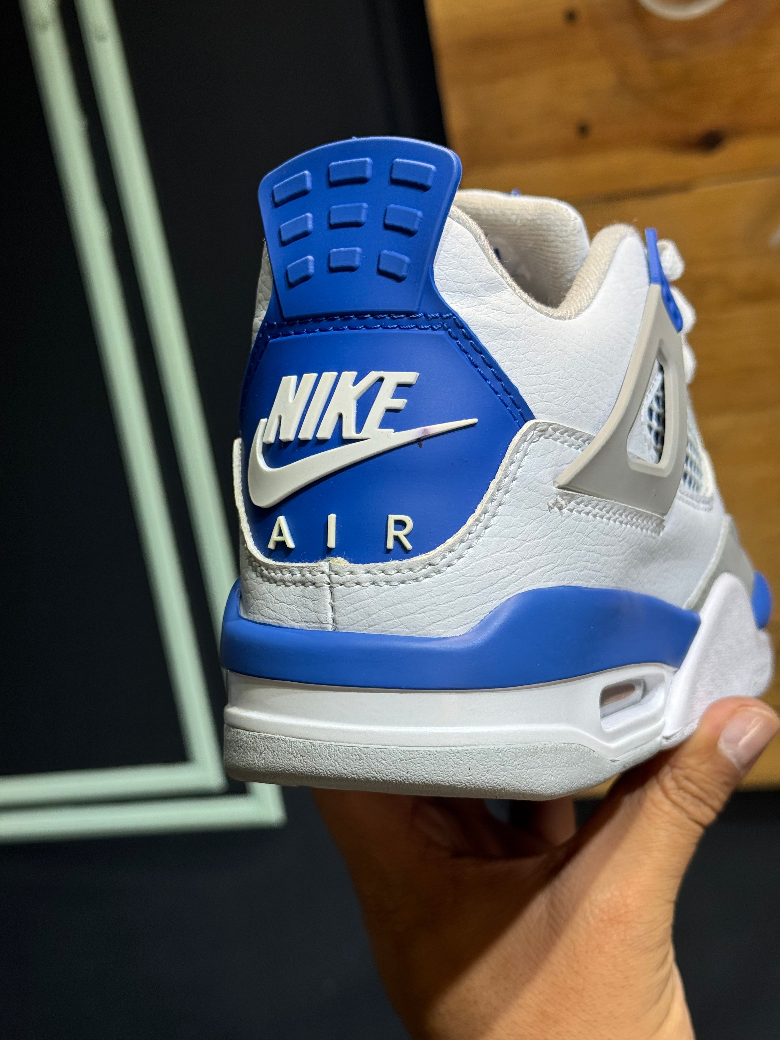 Jordan retro 4