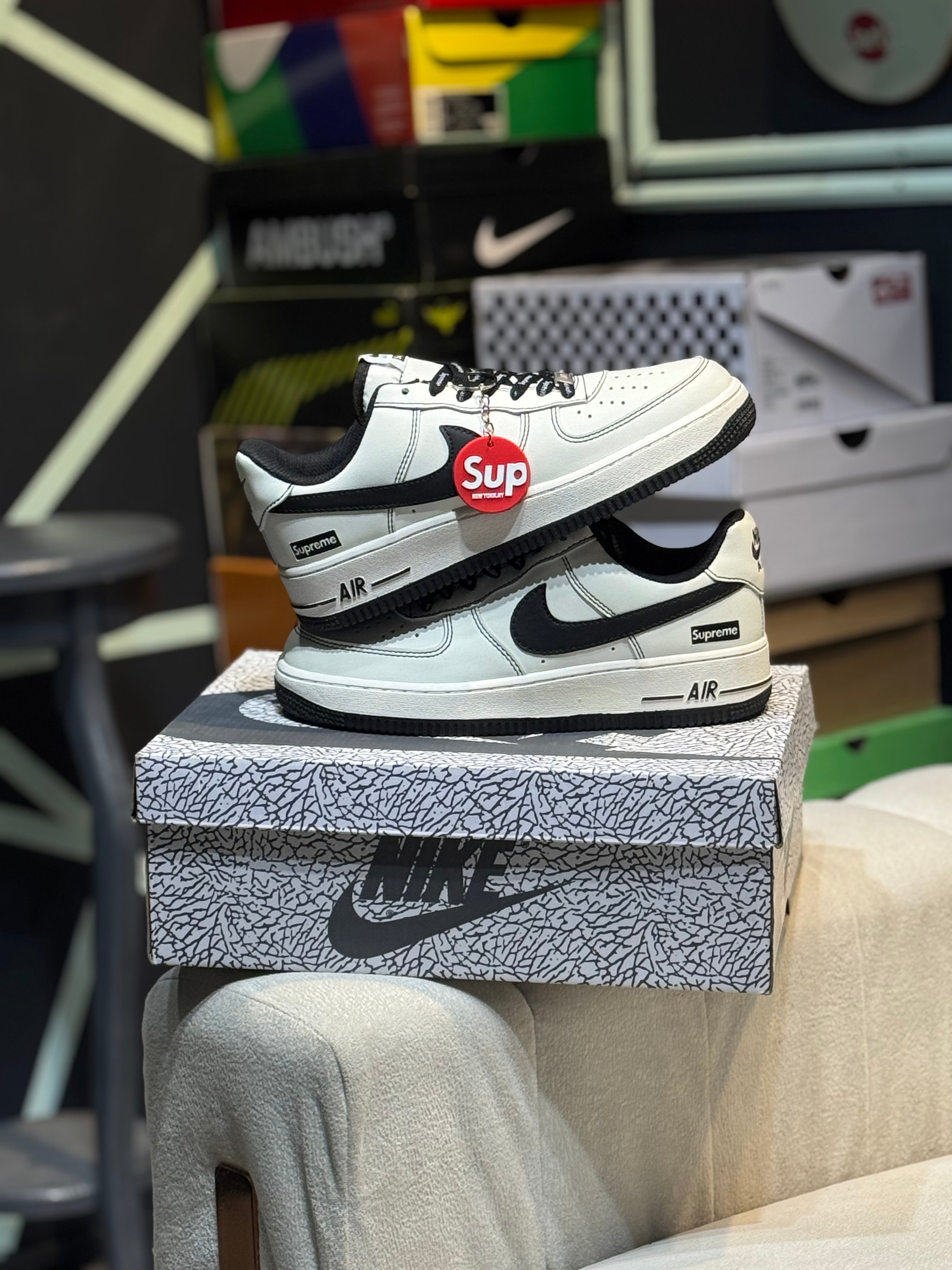 Nike Force one x supreme