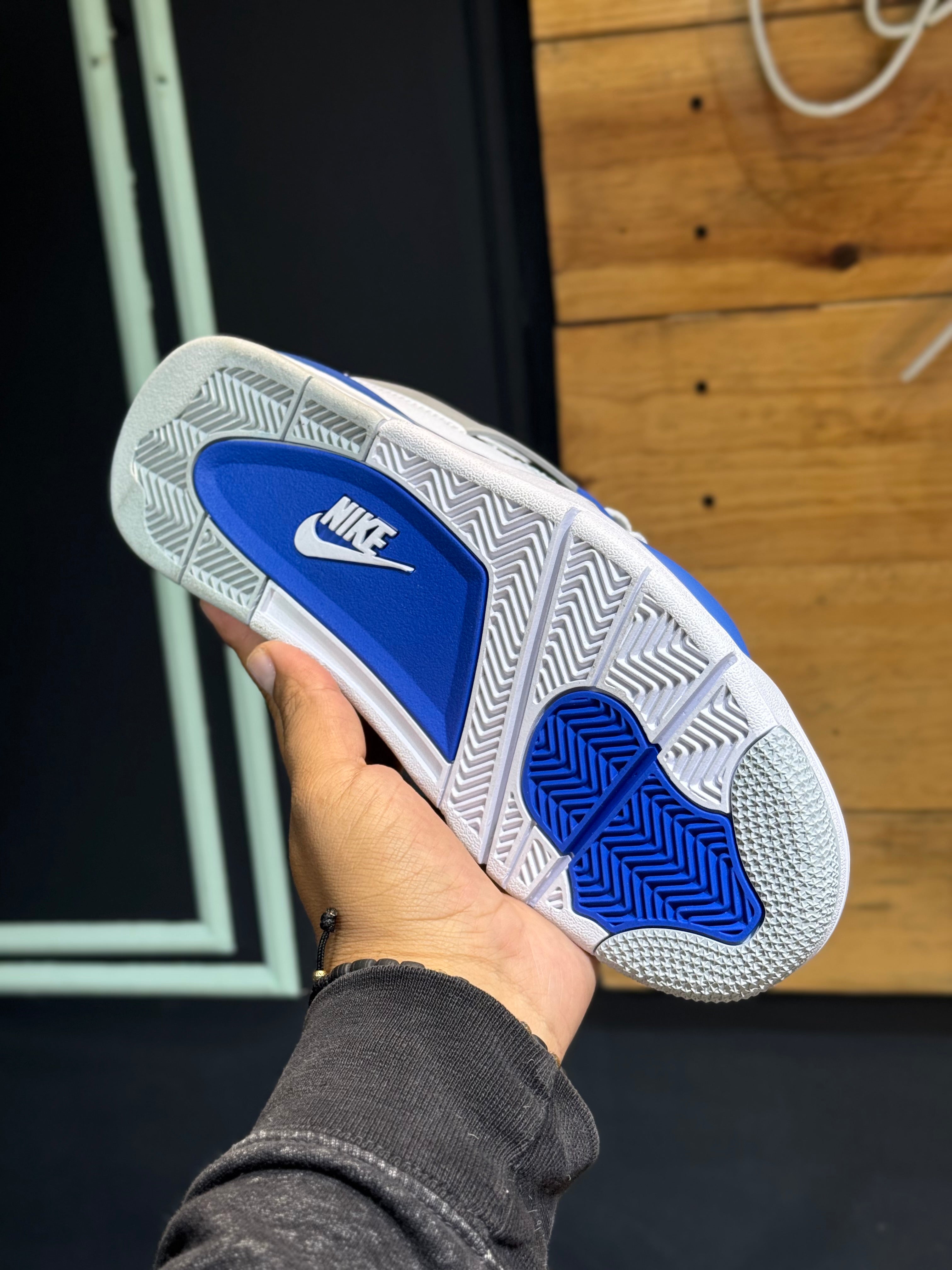 Jordan retro 4