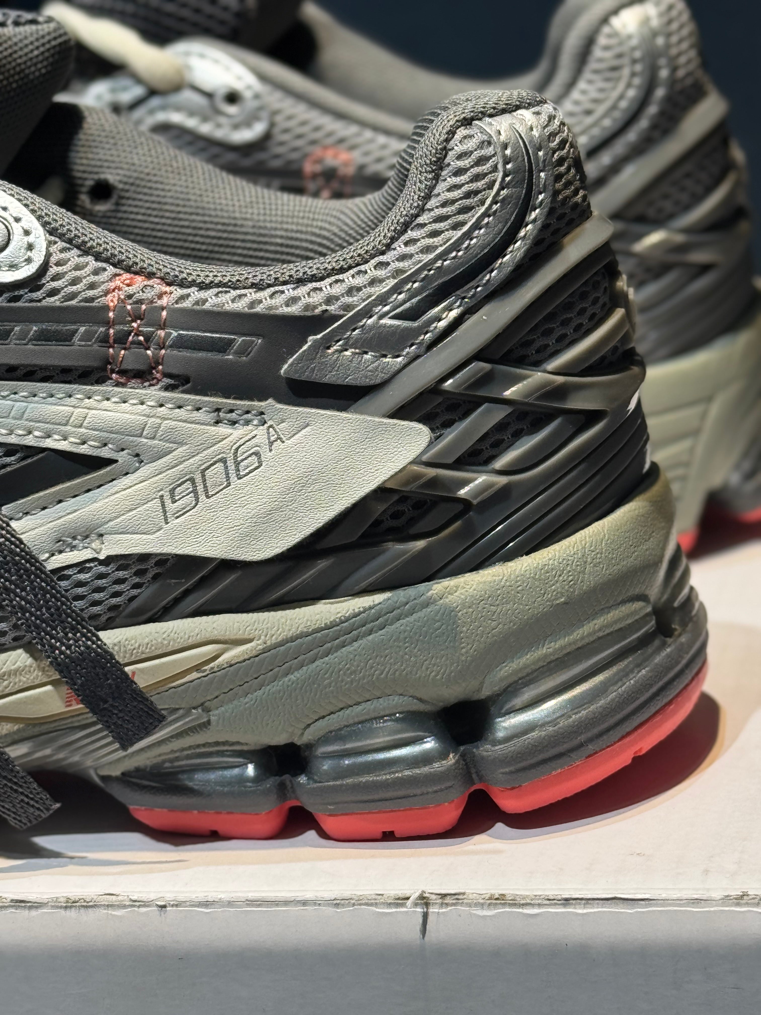 New balance 1906R
