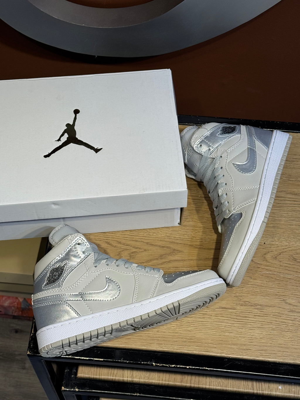 Jordan retro 1 Silver