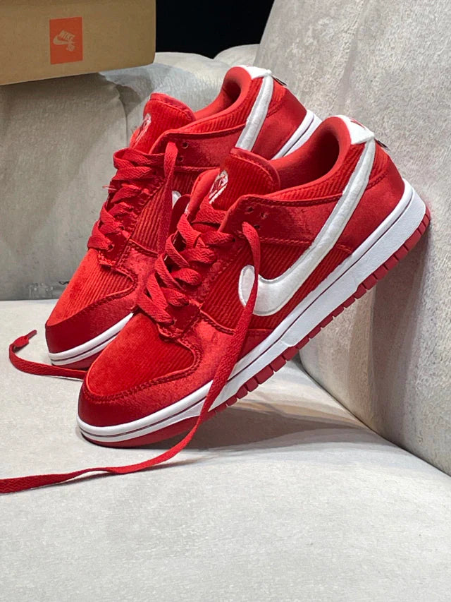 Nike Dunk X San Valentín
