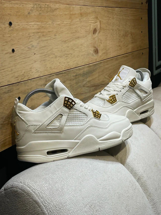 Jordan Retro 4 Beige Dorado