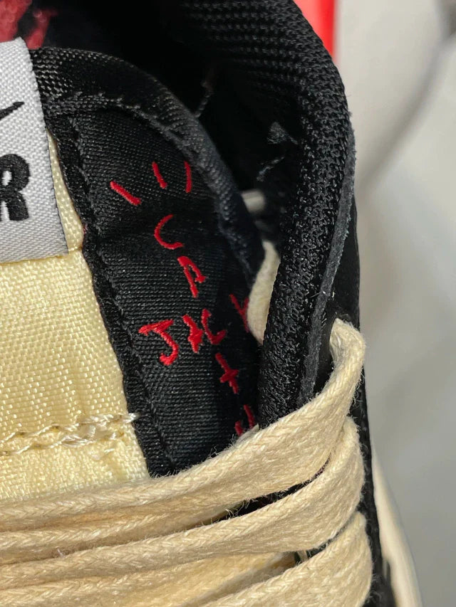 Jordan Low Travis Scott Pale Vanilla