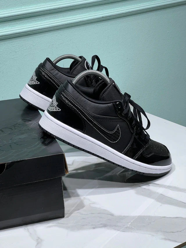 Jordan retron1 Low
