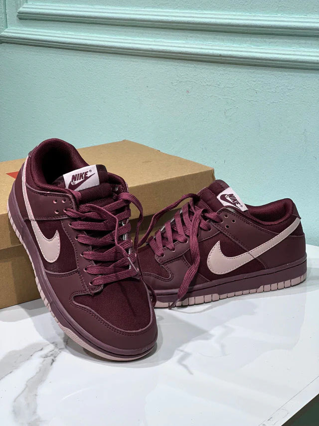 Nike Dunk Vinotinto