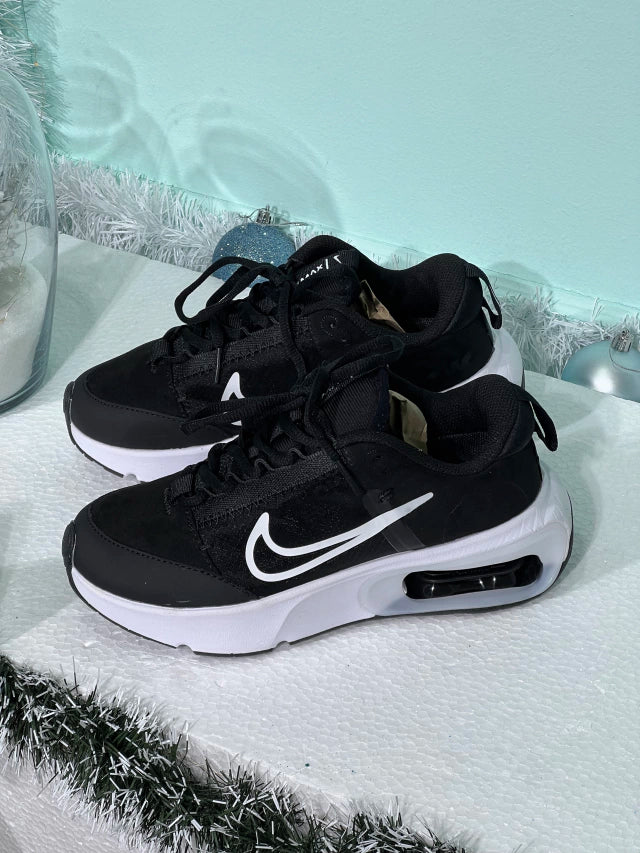 Nike Air Max INTRLK